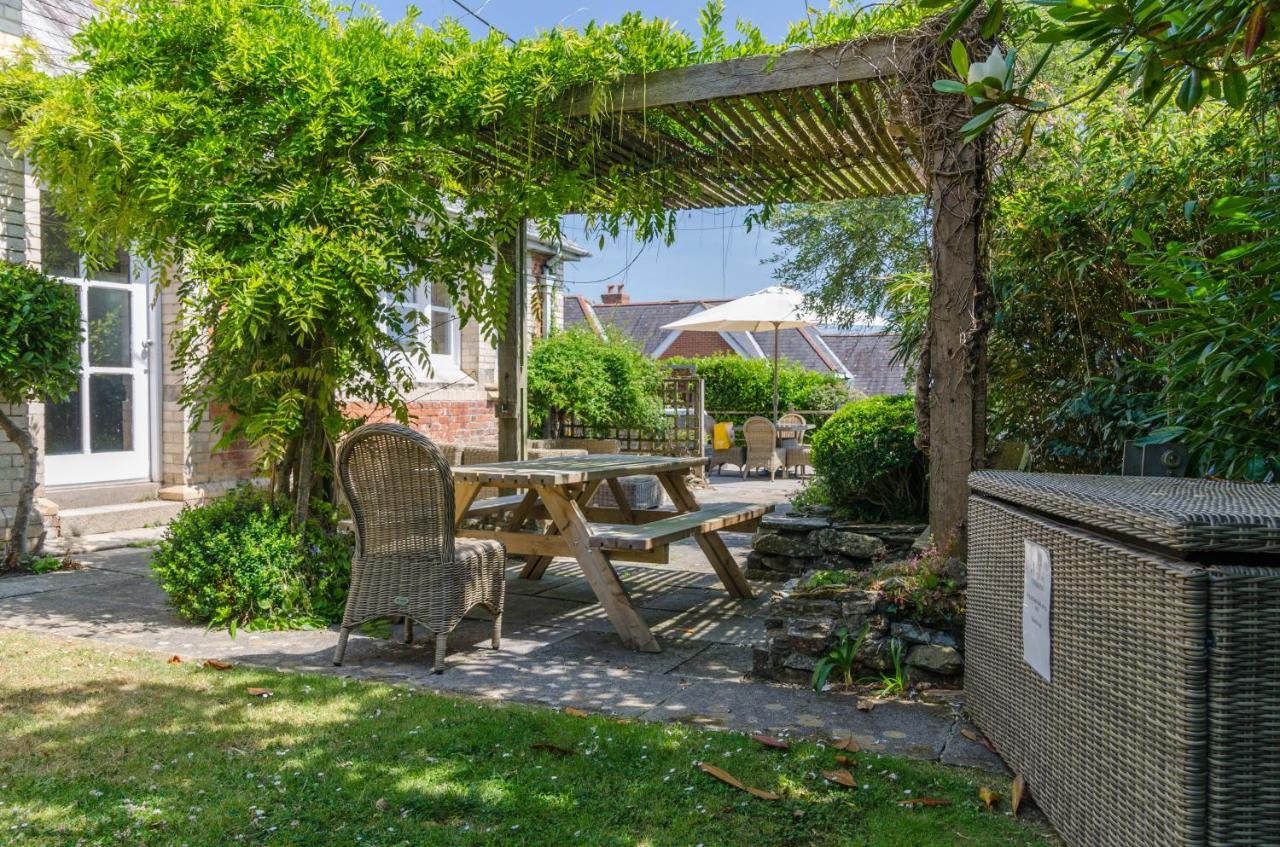 Luxury Victorian School With Views Of Harbour Villa Фоуи Екстериор снимка