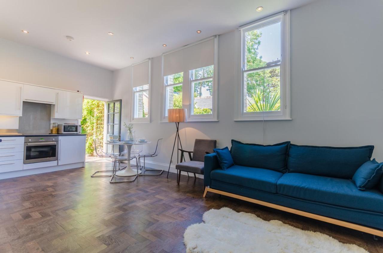 Luxury Victorian School With Views Of Harbour Villa Фоуи Екстериор снимка